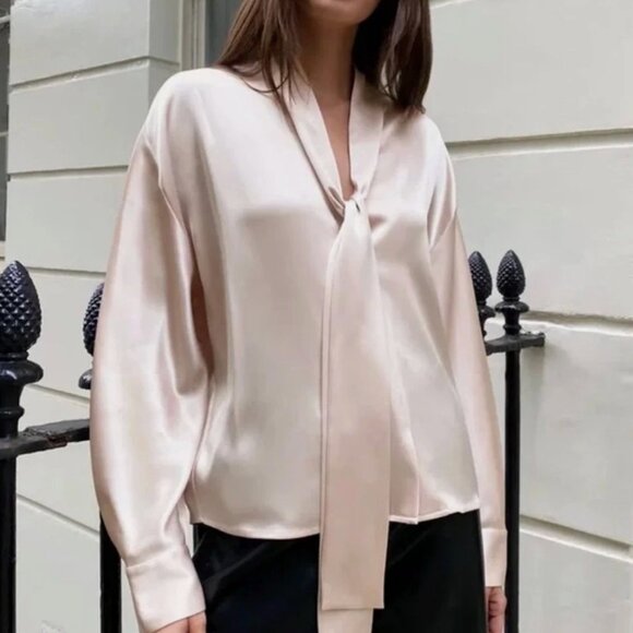 Aritzia by Babaton BLOOMSBURY BLOUSE , 2XS, NWT, Silky fabric - Picture 2 of 3